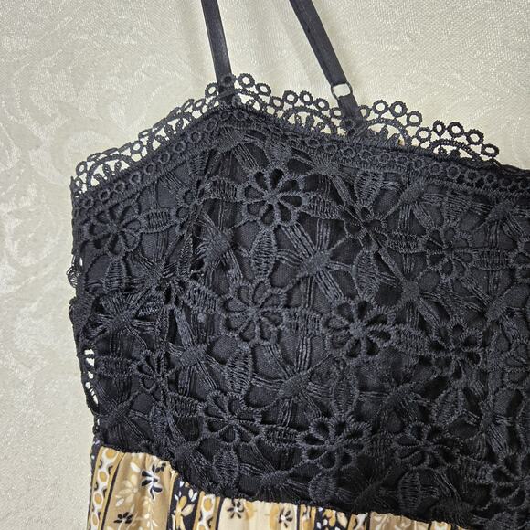 No Boundaries Maxi Dress sz M Black Tan Strappy Tiered Crochet Lace Boho - Picture 8 of 16